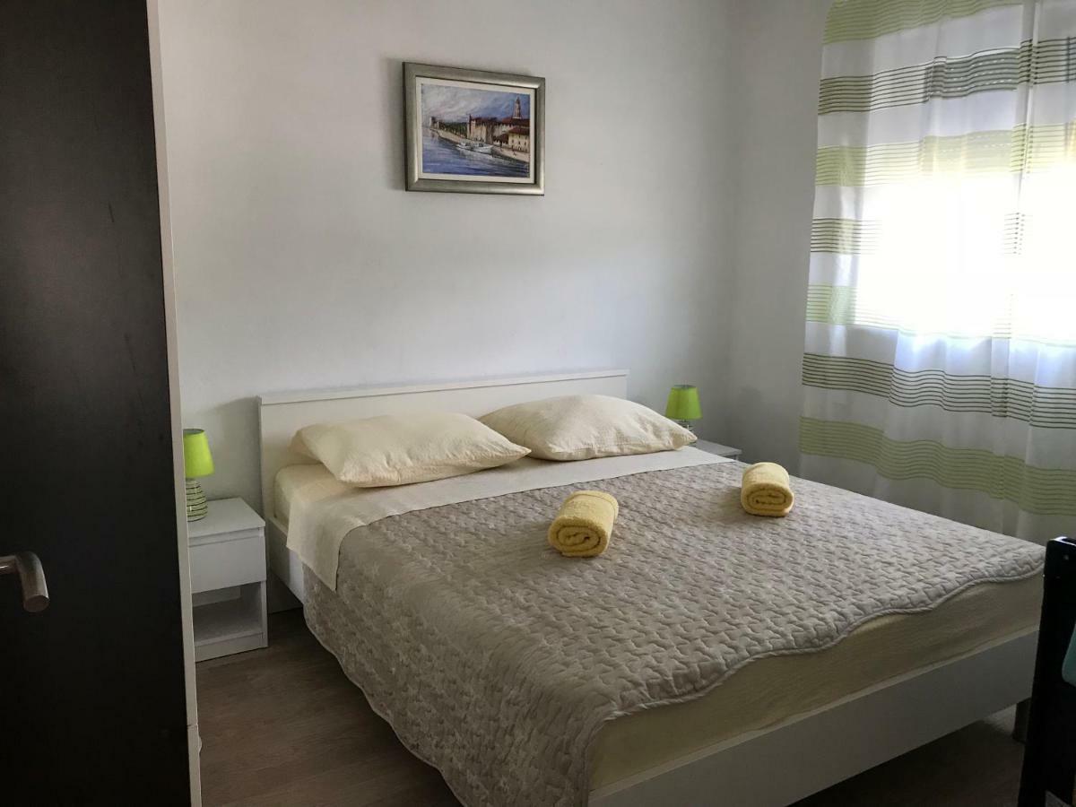 Apartman Mirjana With Terrace And Free Parking Donji Okrug  Exterior foto