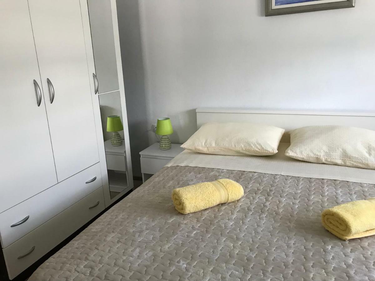 Apartman Mirjana With Terrace And Free Parking Donji Okrug  Exterior foto